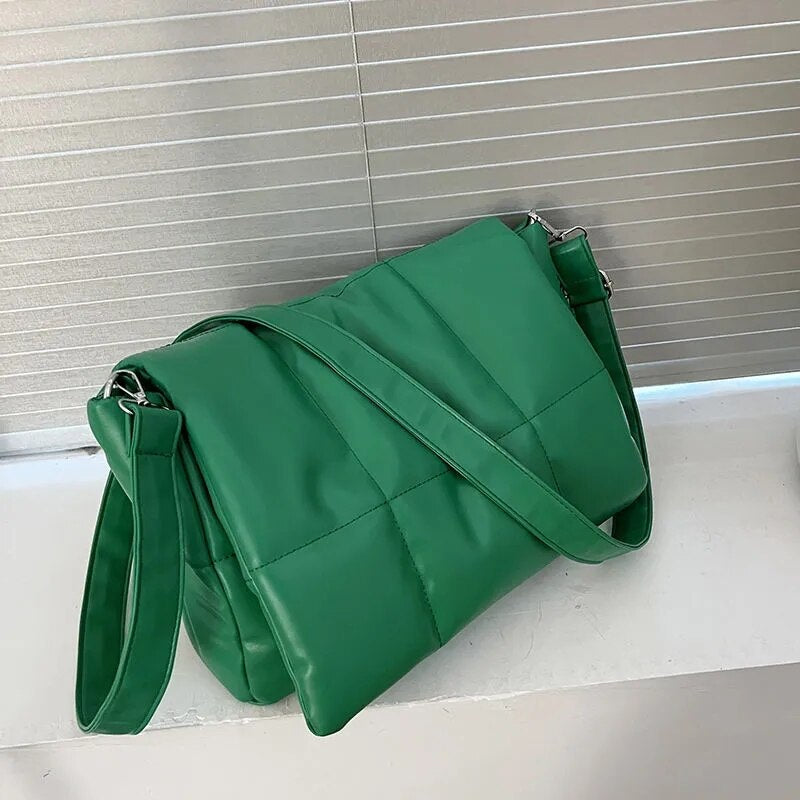 Bolsa Tiracolo Maxi Matelassê Bott