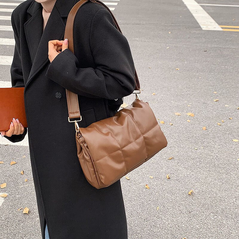 Bolsa Tiracolo Maxi Matelassê Bott